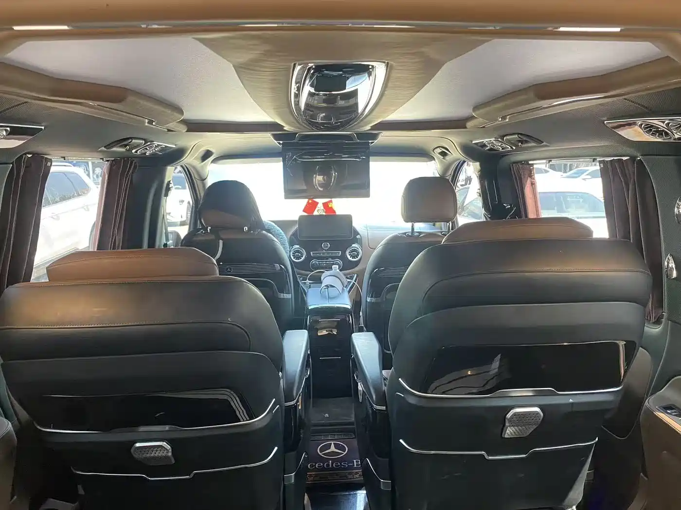 Mercedes-Benz Vito 2024 2.0T Elite Edition 7-Seater фото 4