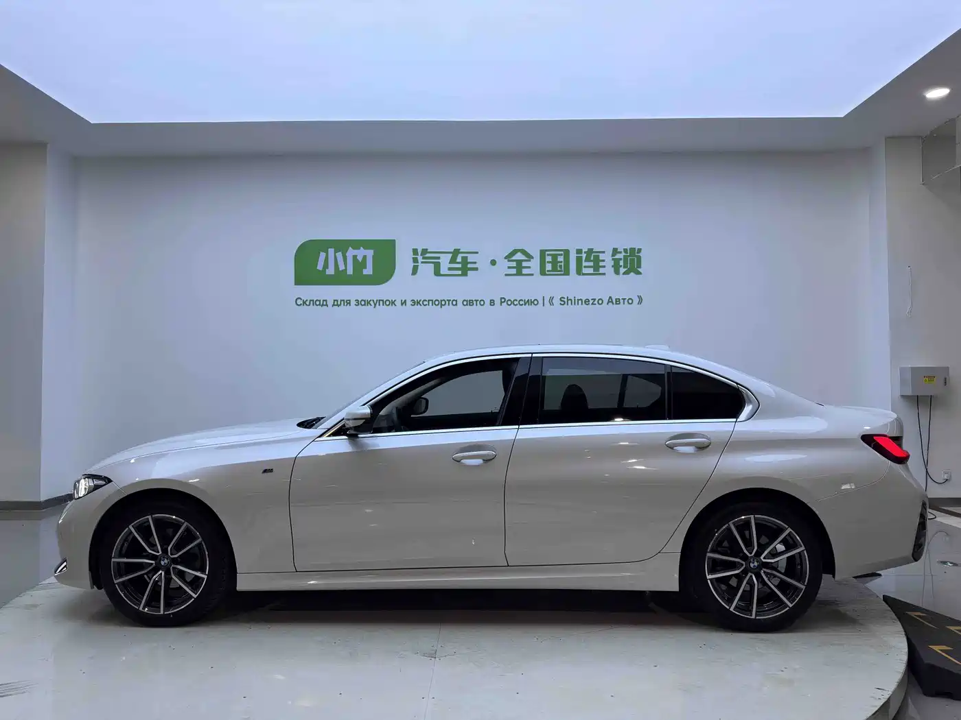 BMW 3 Series 2023 320Li M Sport Package фото 9