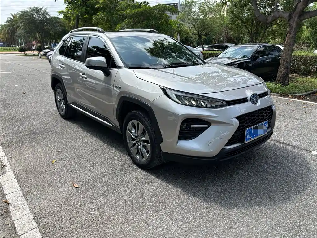 Toyota Wildlander 2022 Hybrid 2.5L E-CVT FWD Luxury Edition фото 3