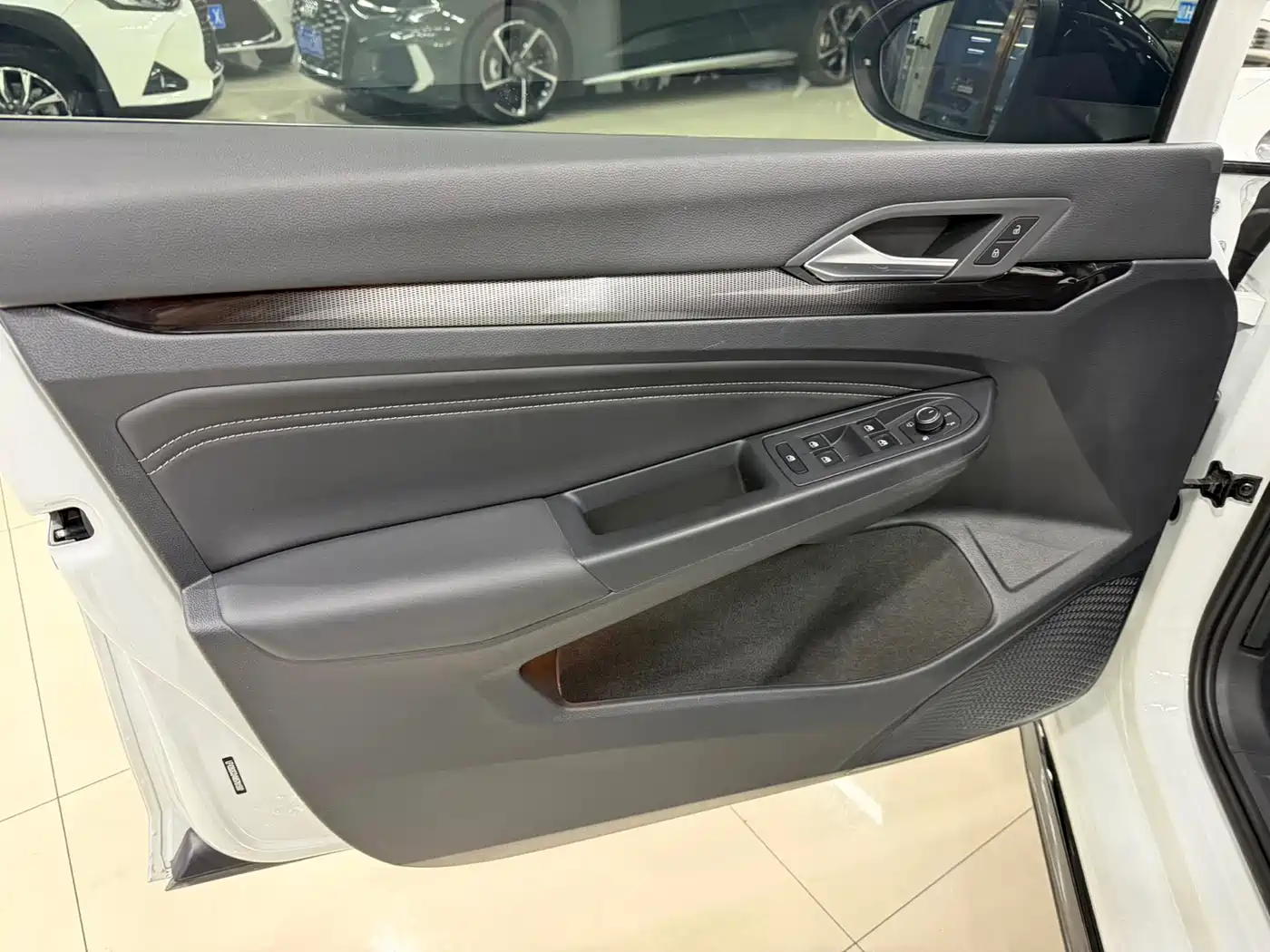 Volkswagen Golf 2021 280TSI DSG R-Line фото 8