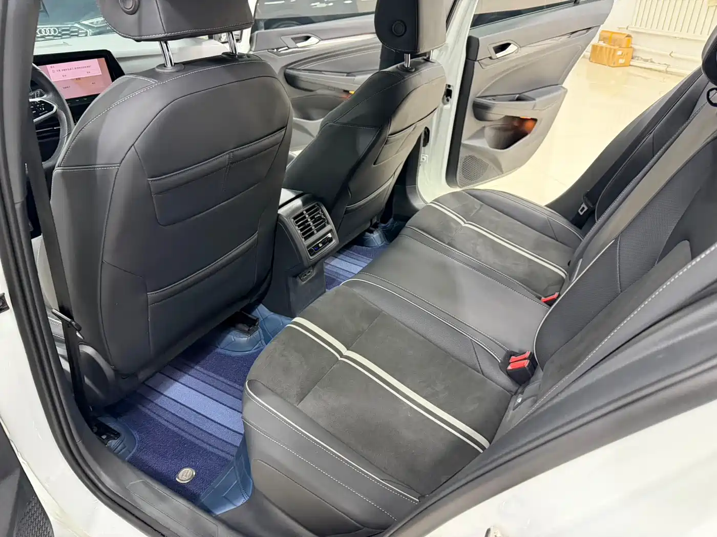 Volkswagen Golf 2021 280TSI DSG R-Line фото 17