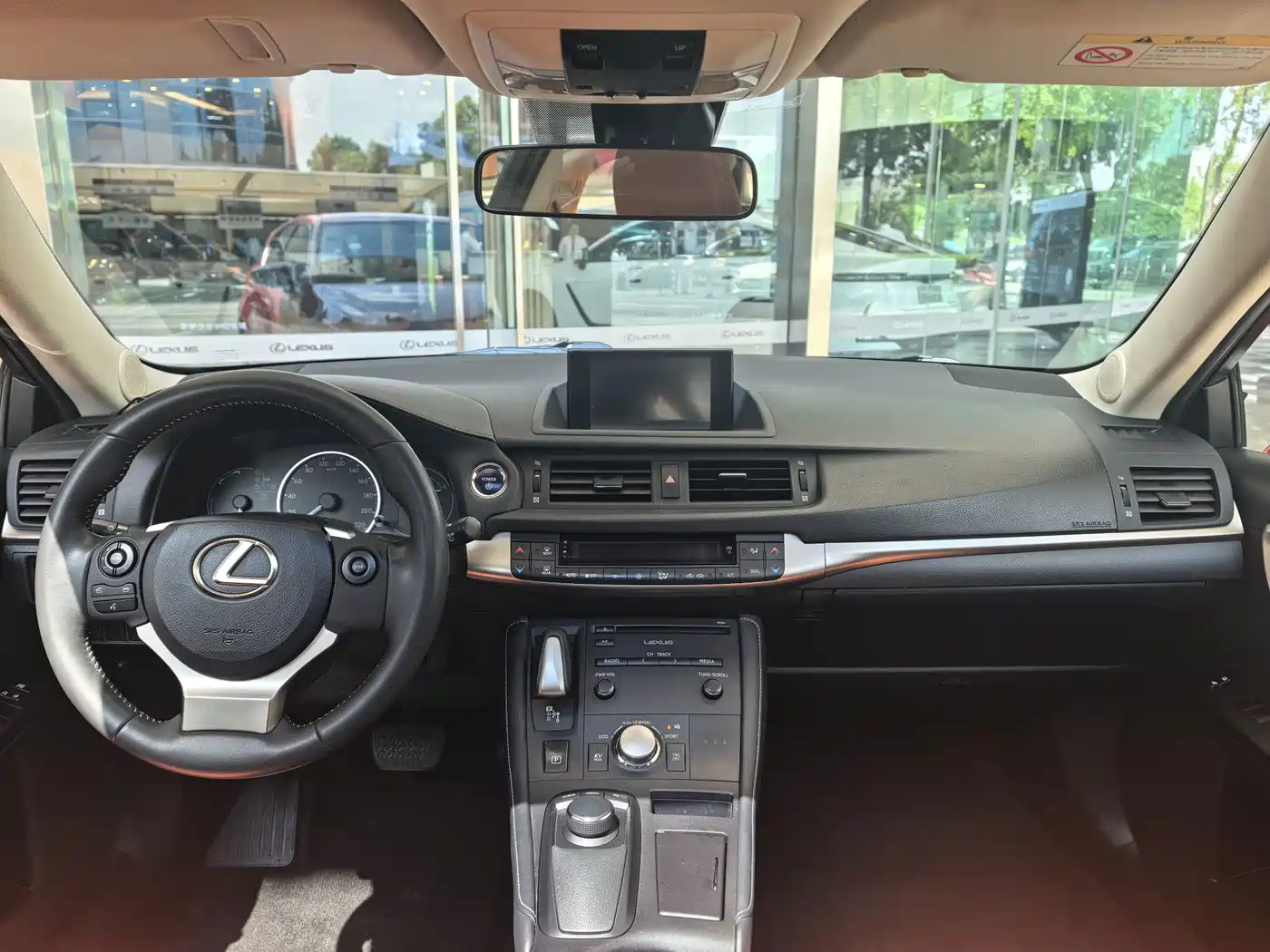 Фото 3 - Lexus CT