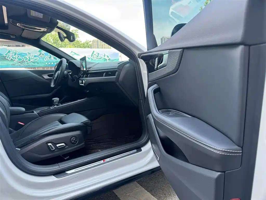Audi A4L 2024 40 TFSI Luxury Dynamic фото 11