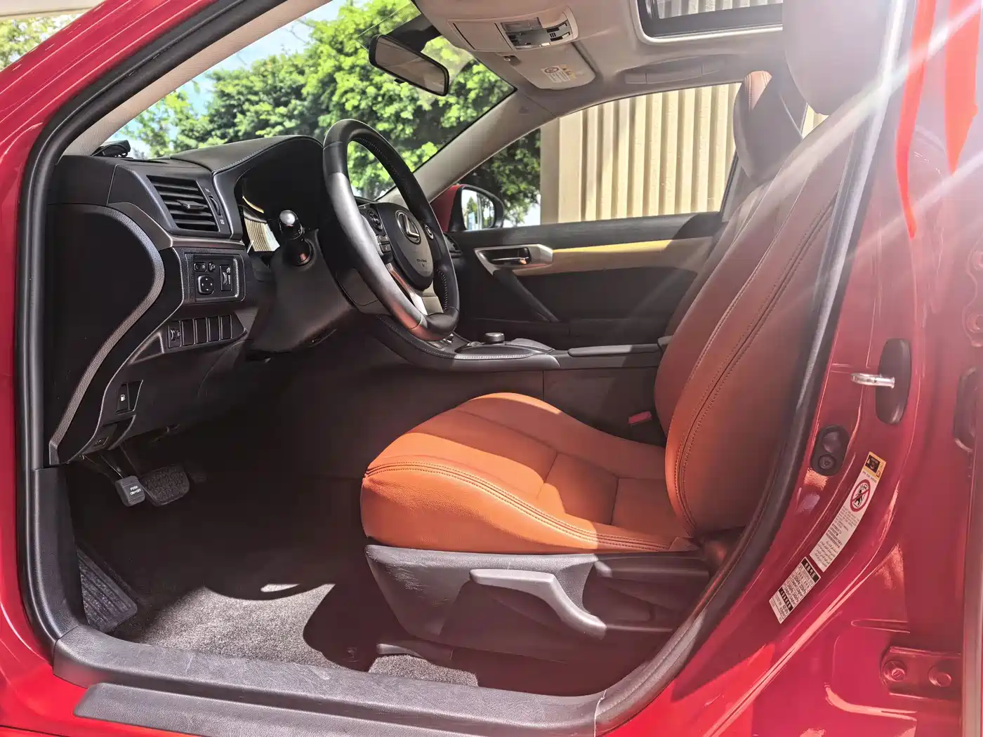 Фото 4 - Lexus CT