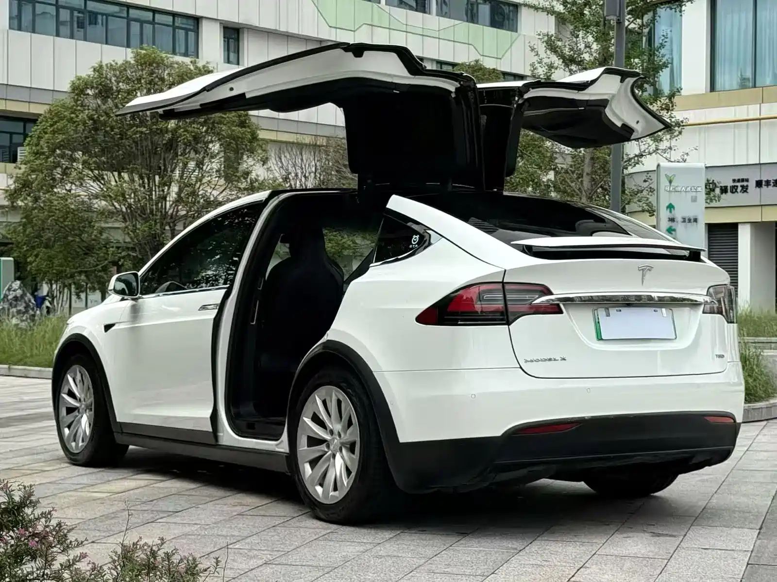 Фото 7 - Tesla Model X