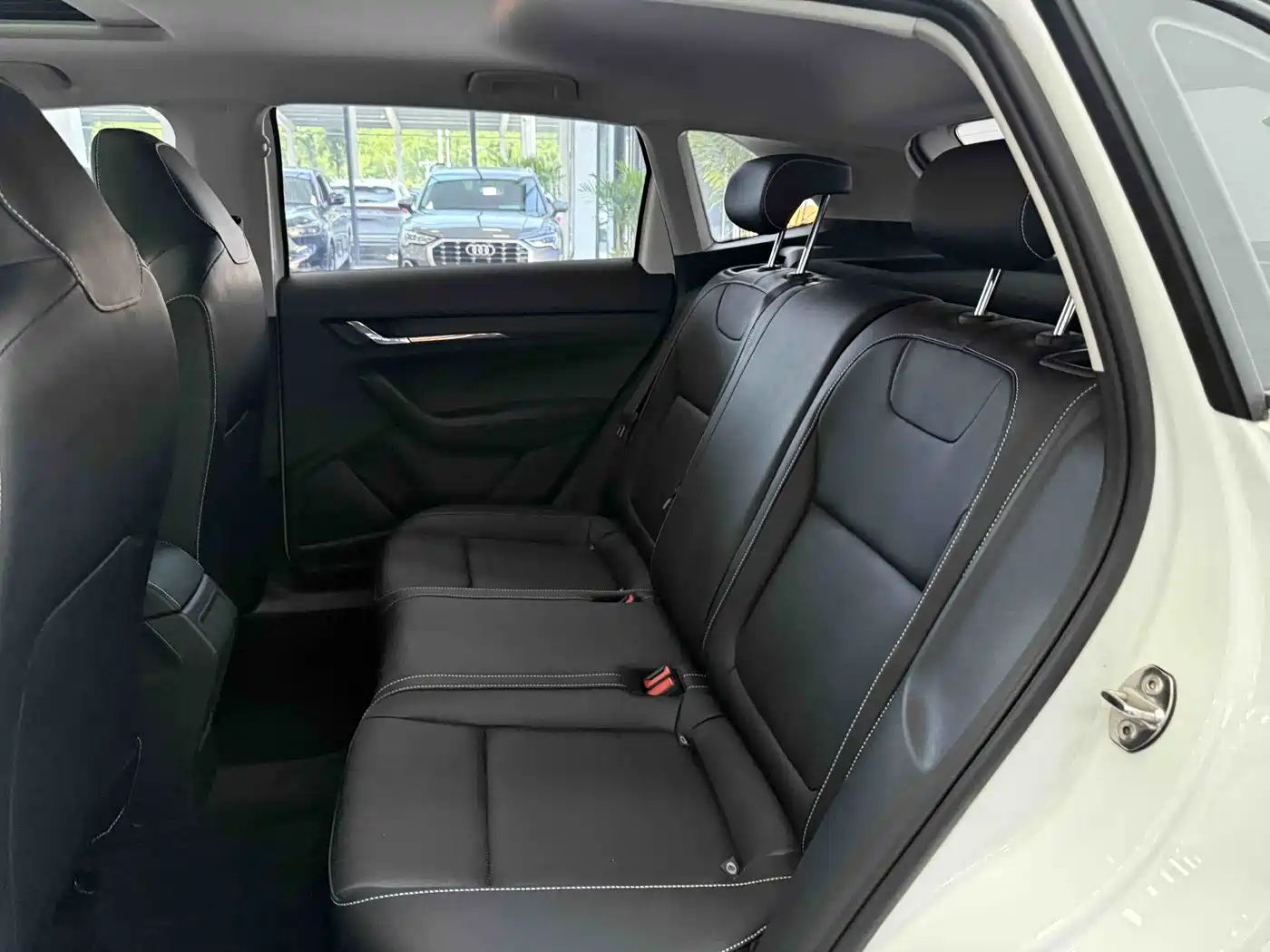 Škoda Kamiq 2022 1.5L Automatic Comfort Edition фото 15