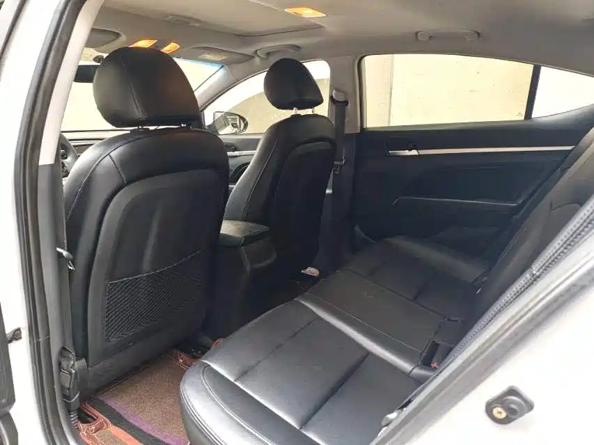 Hyundai Elantra 2016 Model 1.6L Automatic Smart Elite фото 6
