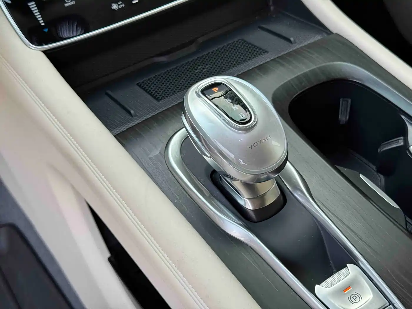 Voyah Auto Voyah Dreamer 2024 PHEV Extended Range Flagship Edition фото 13