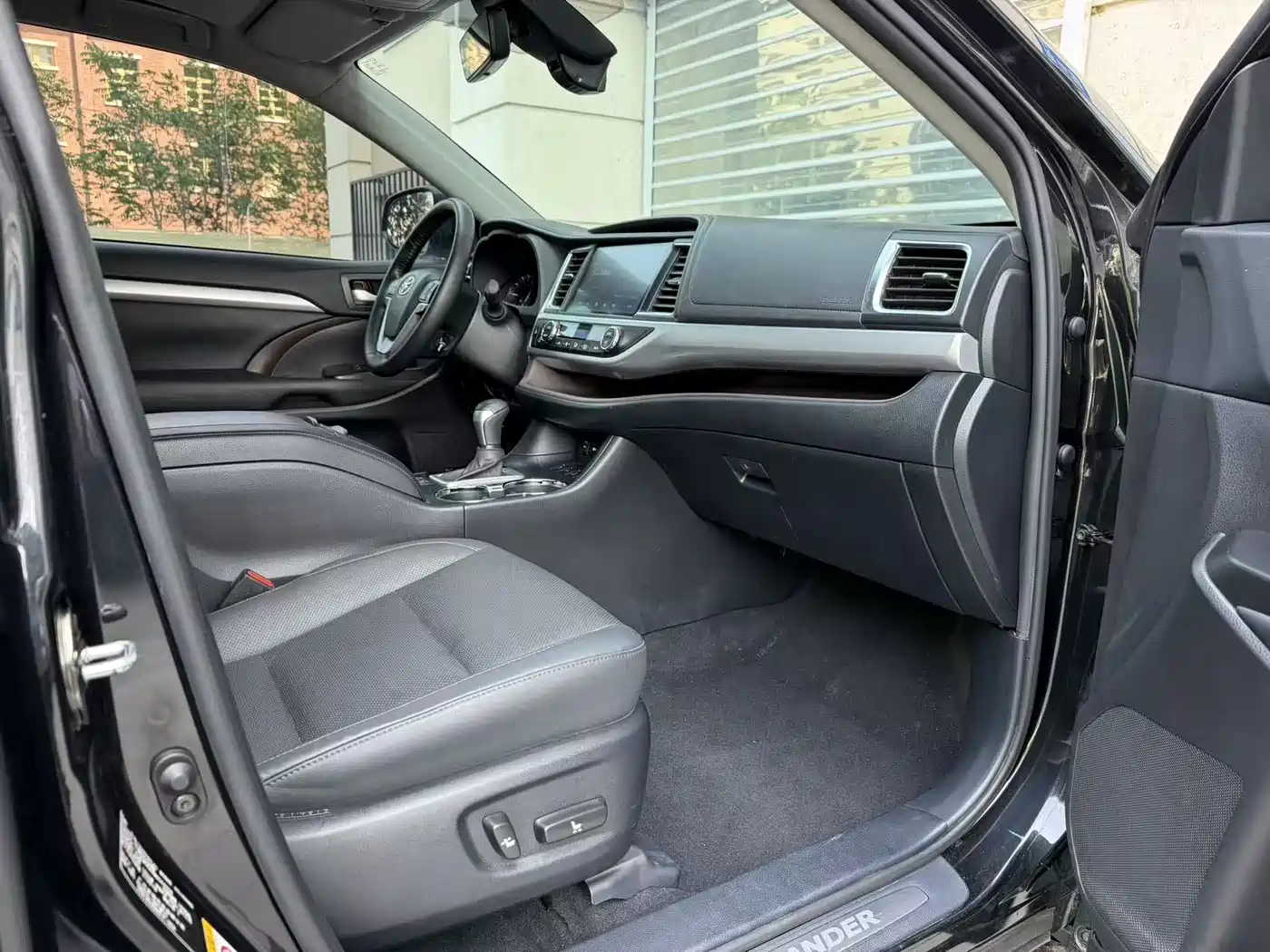 Toyota Highlander 2021 2.0T AWD Luxury 7-Seater фото 14
