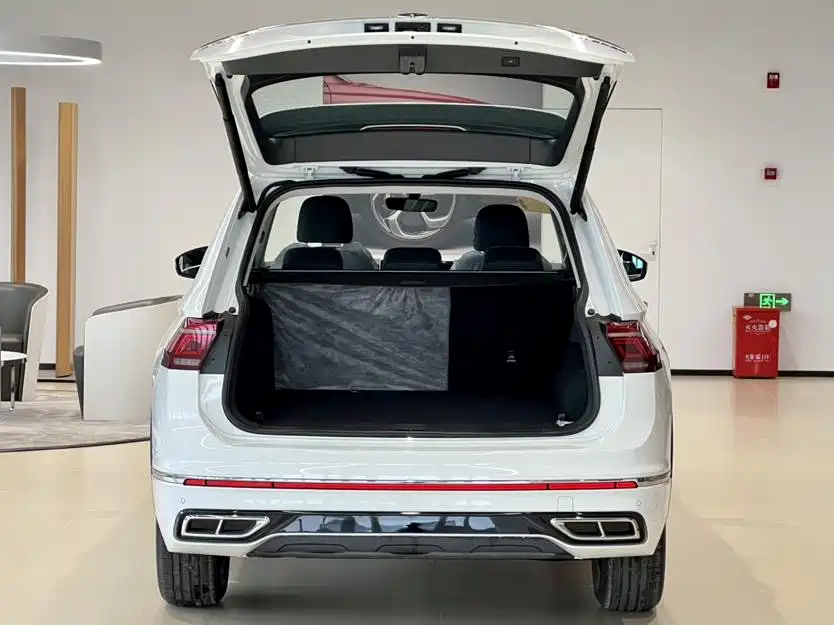 Volkswagen Tiguan L PHEV 2023 430PHEV Plug-in Hybrid Premium фото 16
