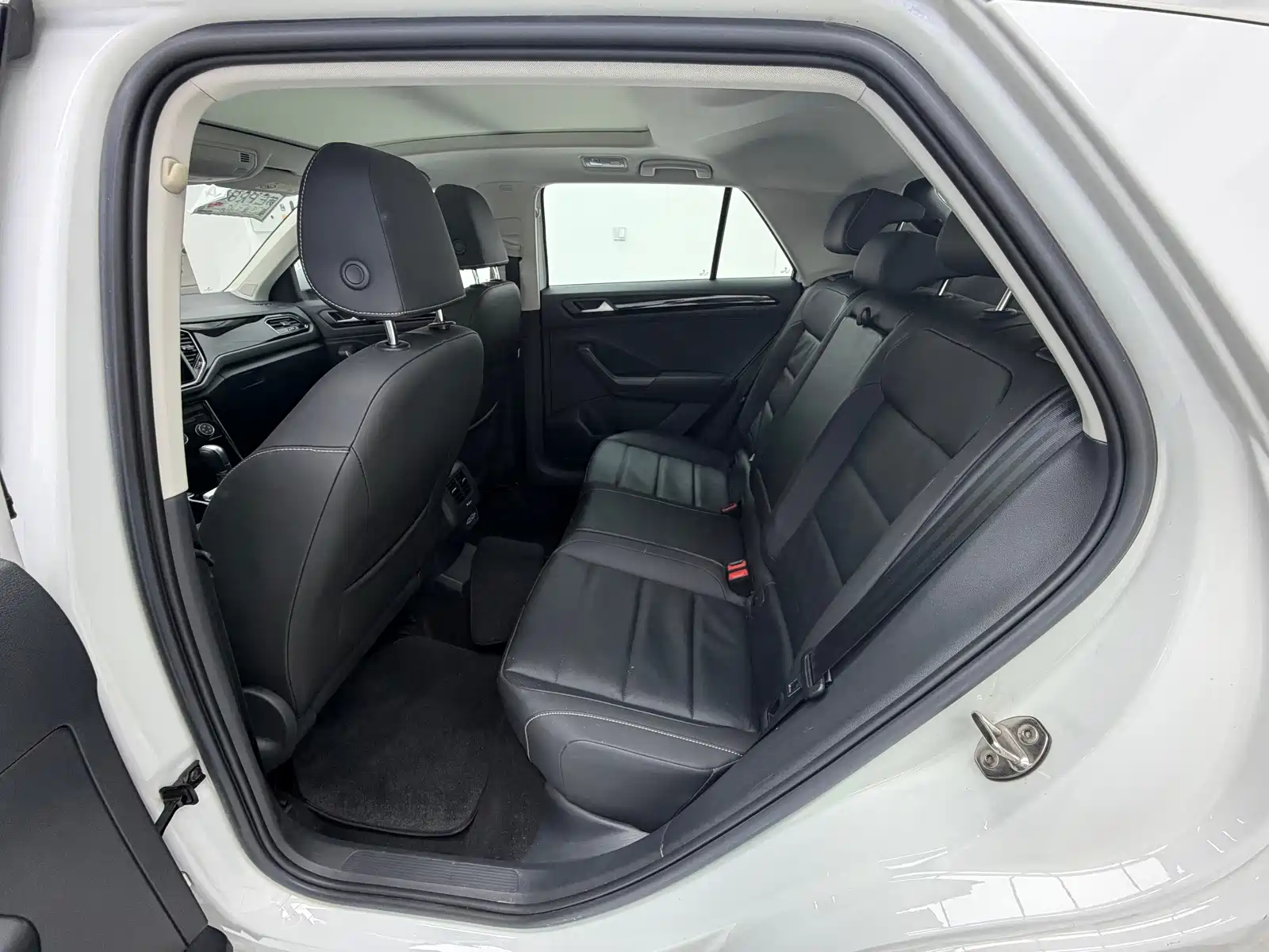 Фото 14 - Volkswagen T-ROC