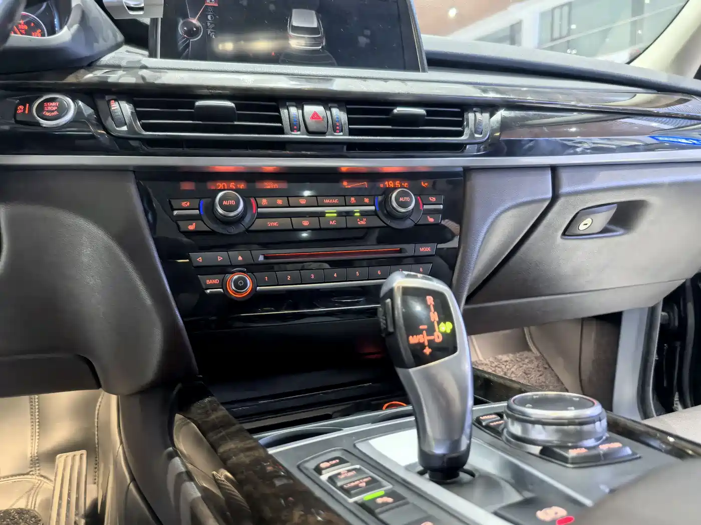 BMW X5 (Import) 2015 Model xDrive35i China Limited Edition фото 17
