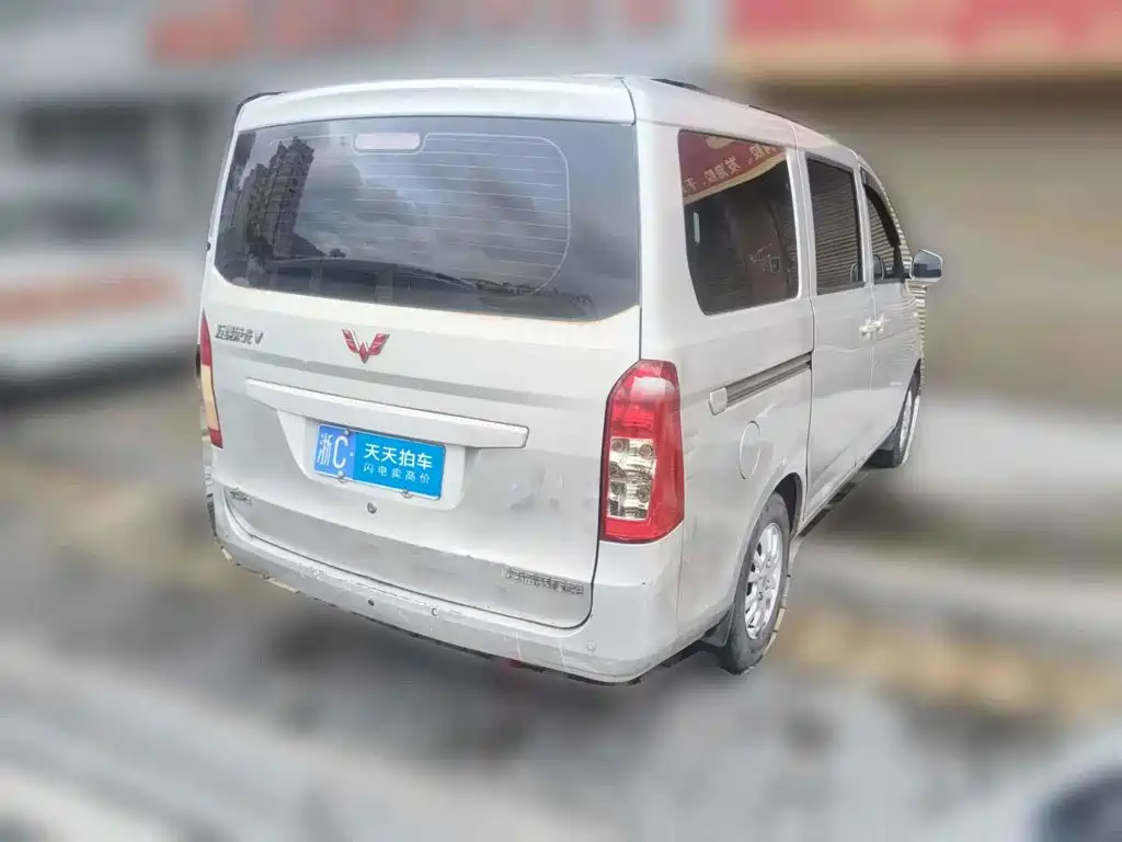 Wuling Motors Wuling Rongguang V 2017 2016 1.5L Standard