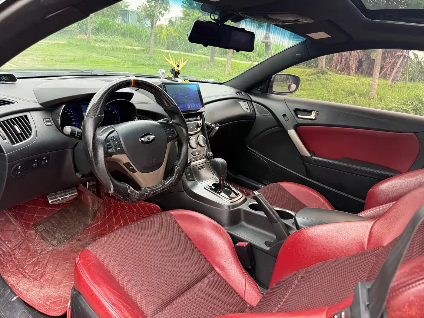 Hyundai Genesis Coupe 2012 2.0T Automatic Luxury Edition фото 11