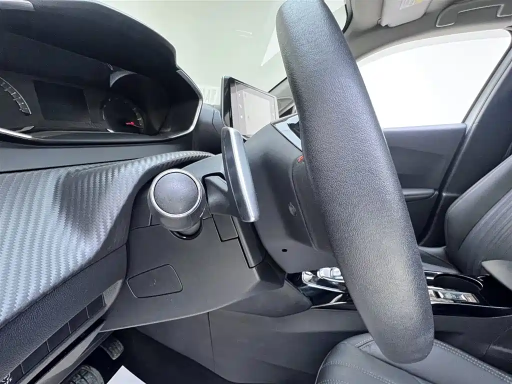 Peugeot 2008 2022 230THP THE ONE фото 14
