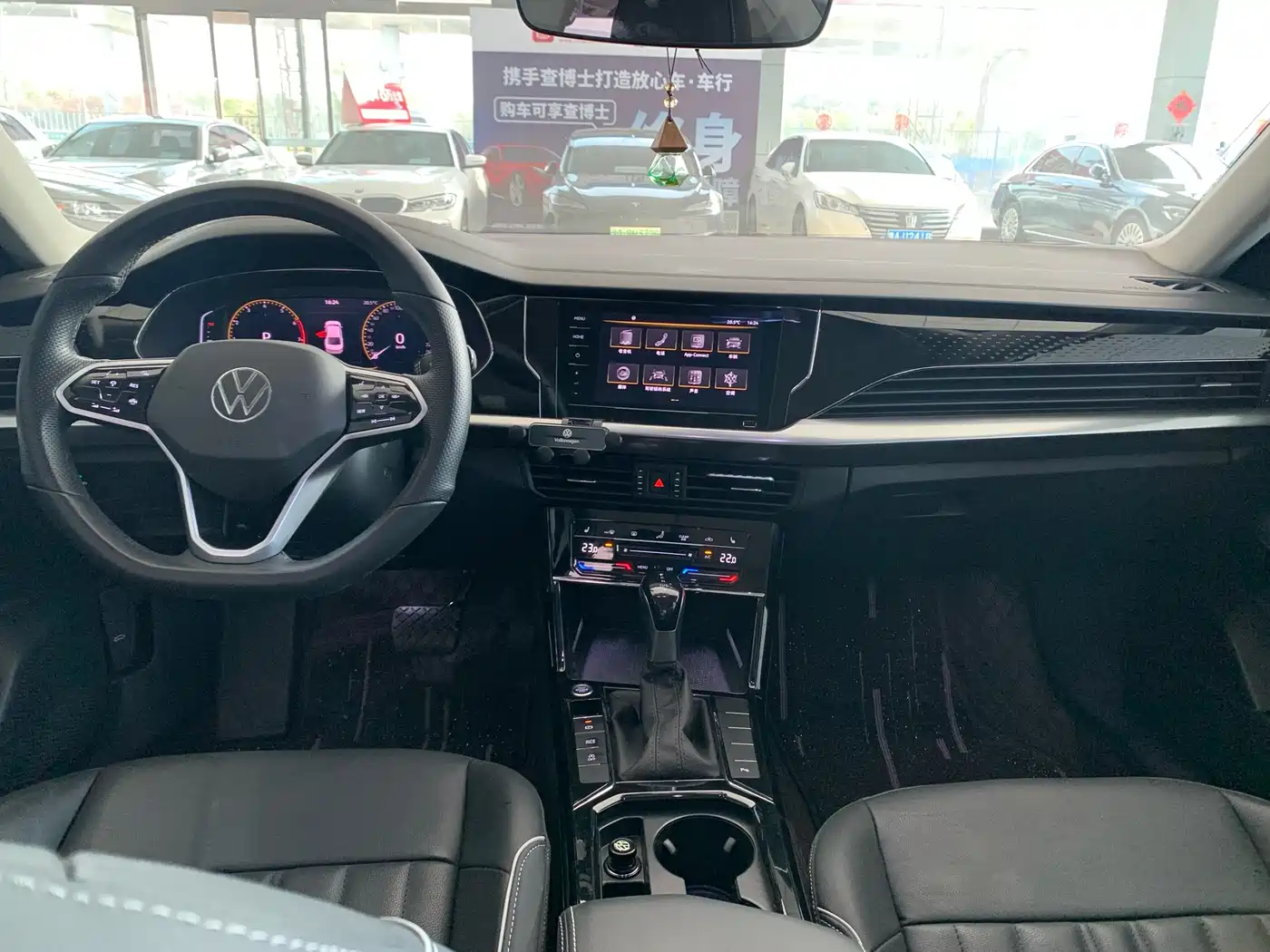 Volkswagen Passat 2023 330TSI Starlight Elite Edition фото 11