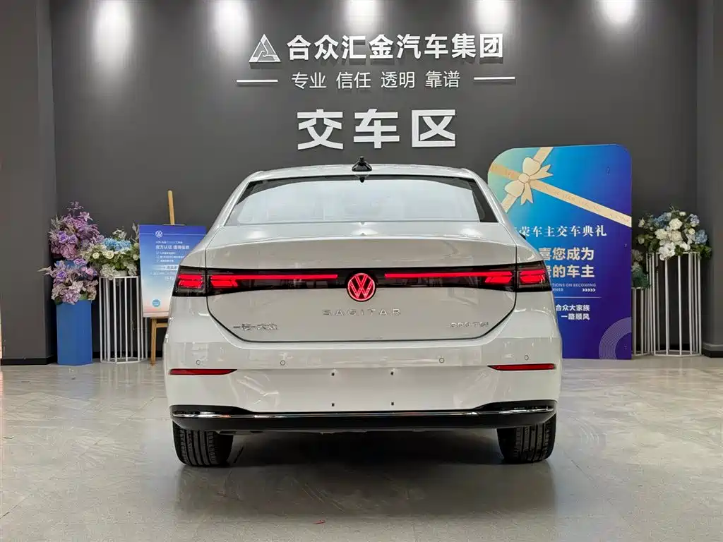 Volkswagen Sagitar 2025 300TSI DSG High-end Model фото 4