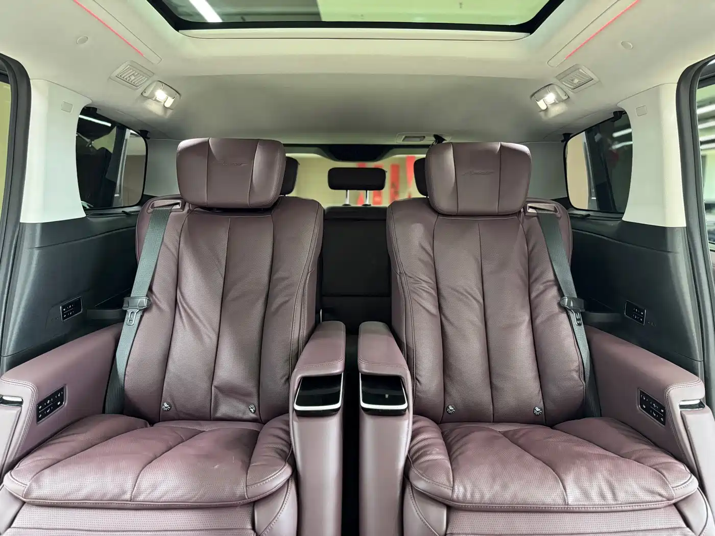 Buick Century 2025 2.0T 7-Seater World Edition фото 16
