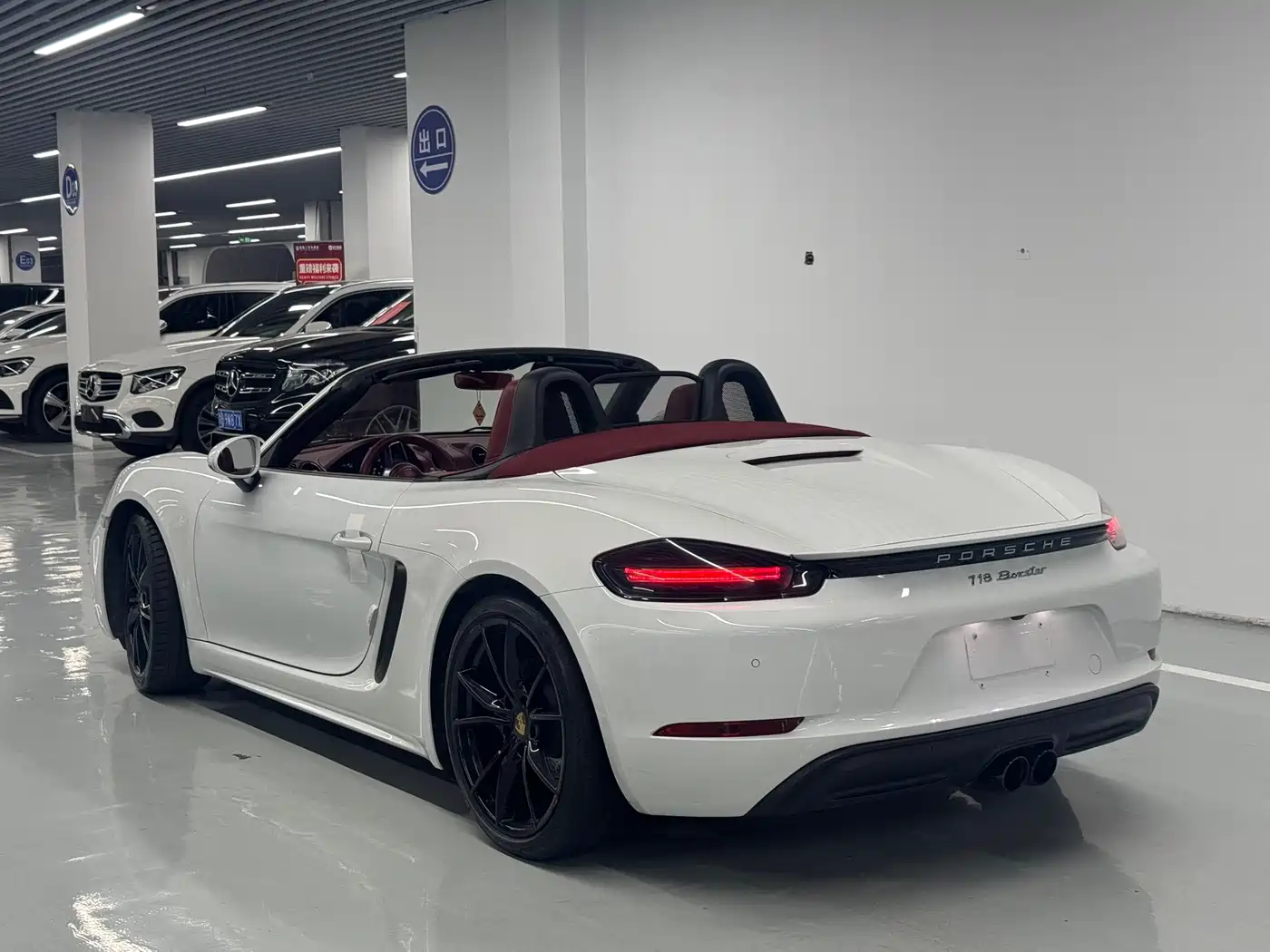 Porsche 718 2018 Boxster 2.0T фото 11