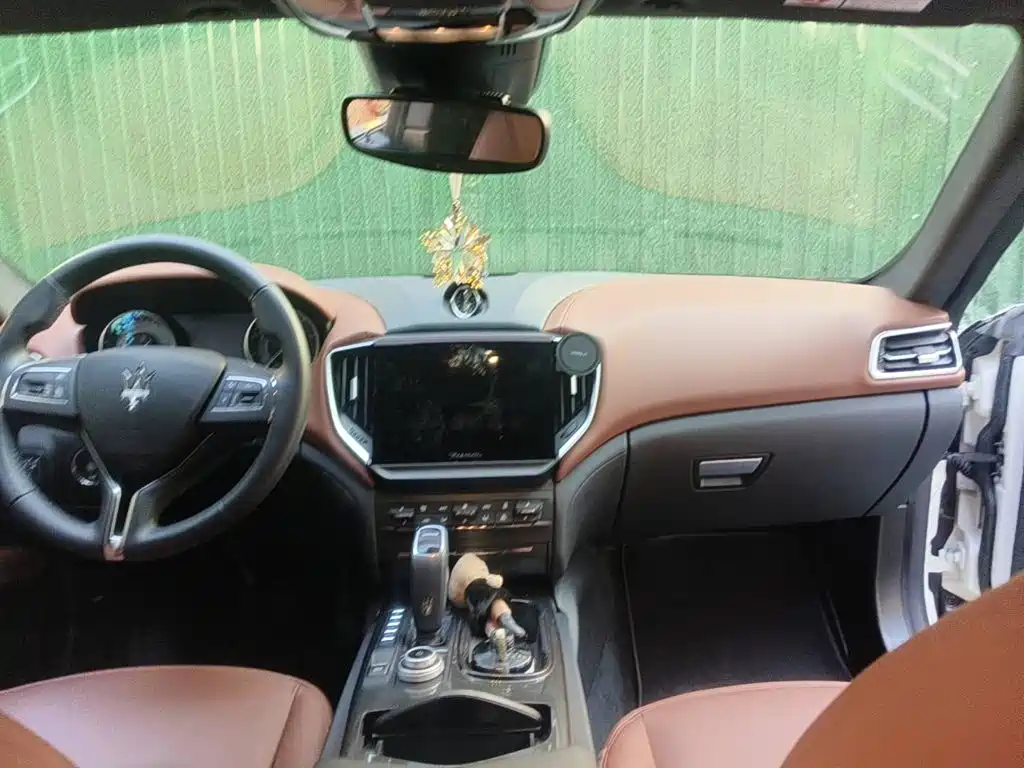 Photo 12 - Maserati Ghibli