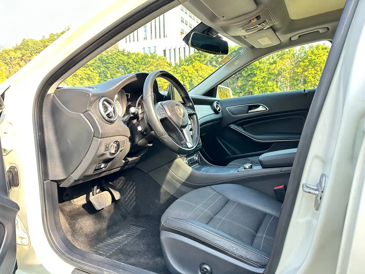 Mercedes-Benz GLA (Import) 2015 GLA 200 фото 4