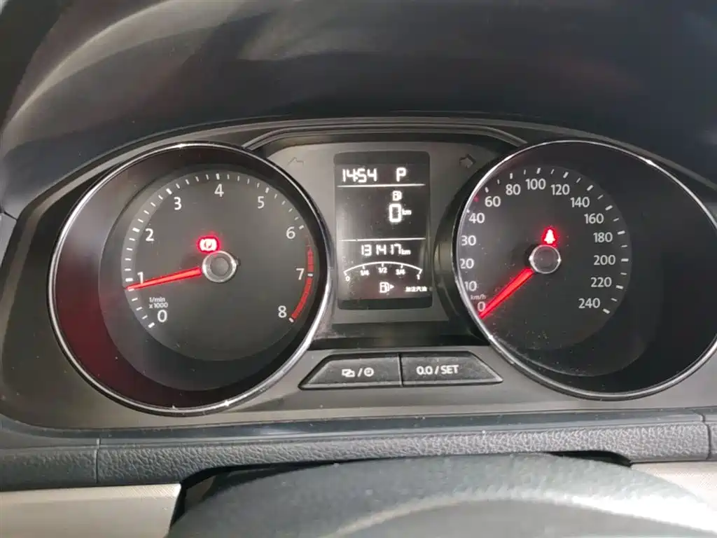 Volkswagen Lavida 2015 230TSI DSG Comfort Edition фото 12