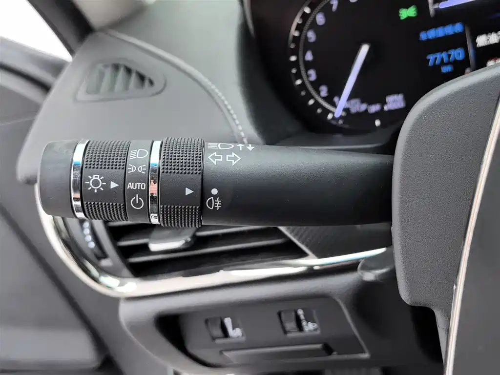 Cadillac ATS-L 2017 28T Technology фото 21