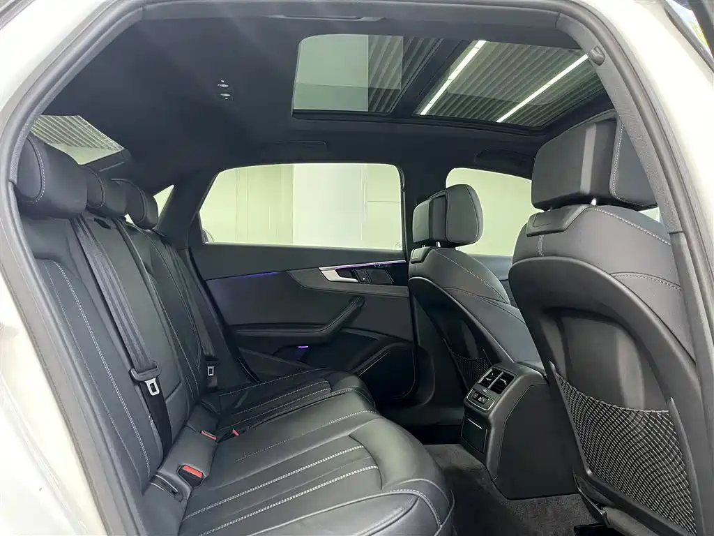 Audi A4L 2023 40 TFSI Luxury Sport фото 9