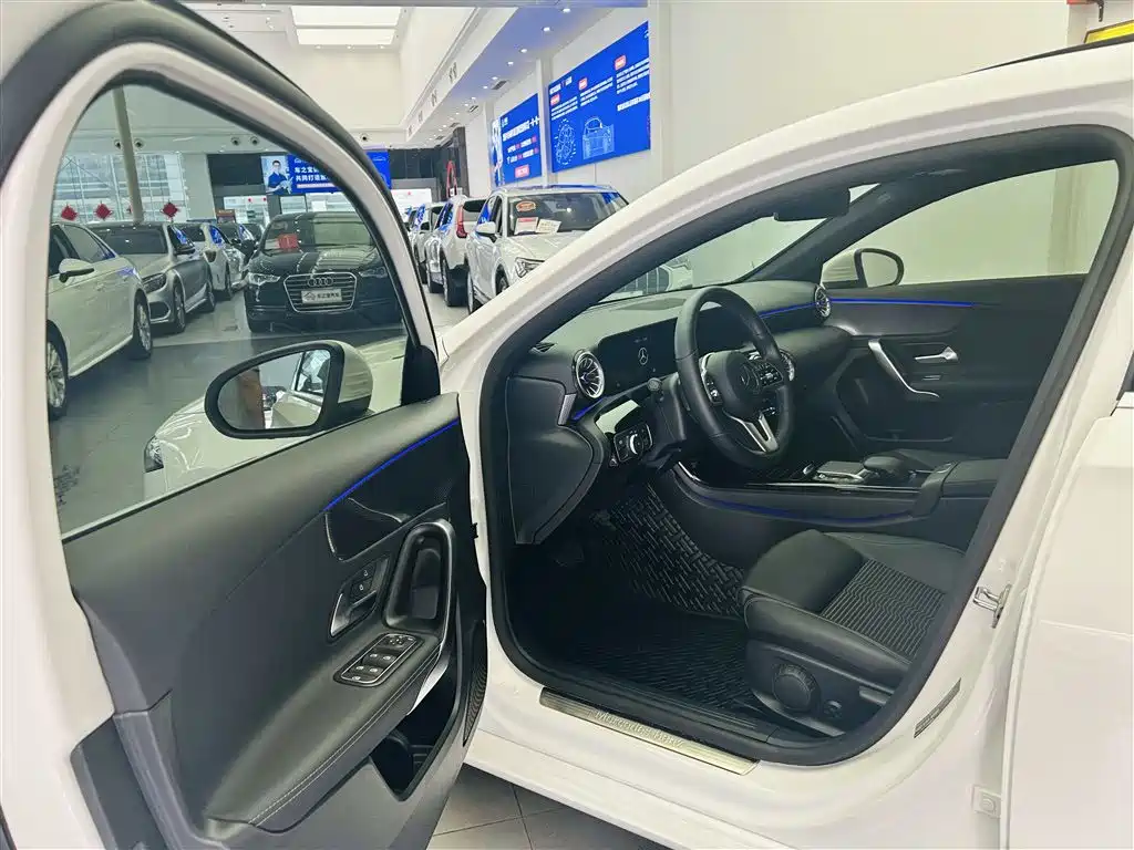 Mercedes-Benz A-Class (Import) 2022 A 200 Dynamic фото 20