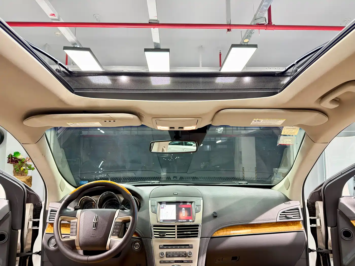 Lincoln MKT 2011 2010 Model 3.5T EcoBoost AWD