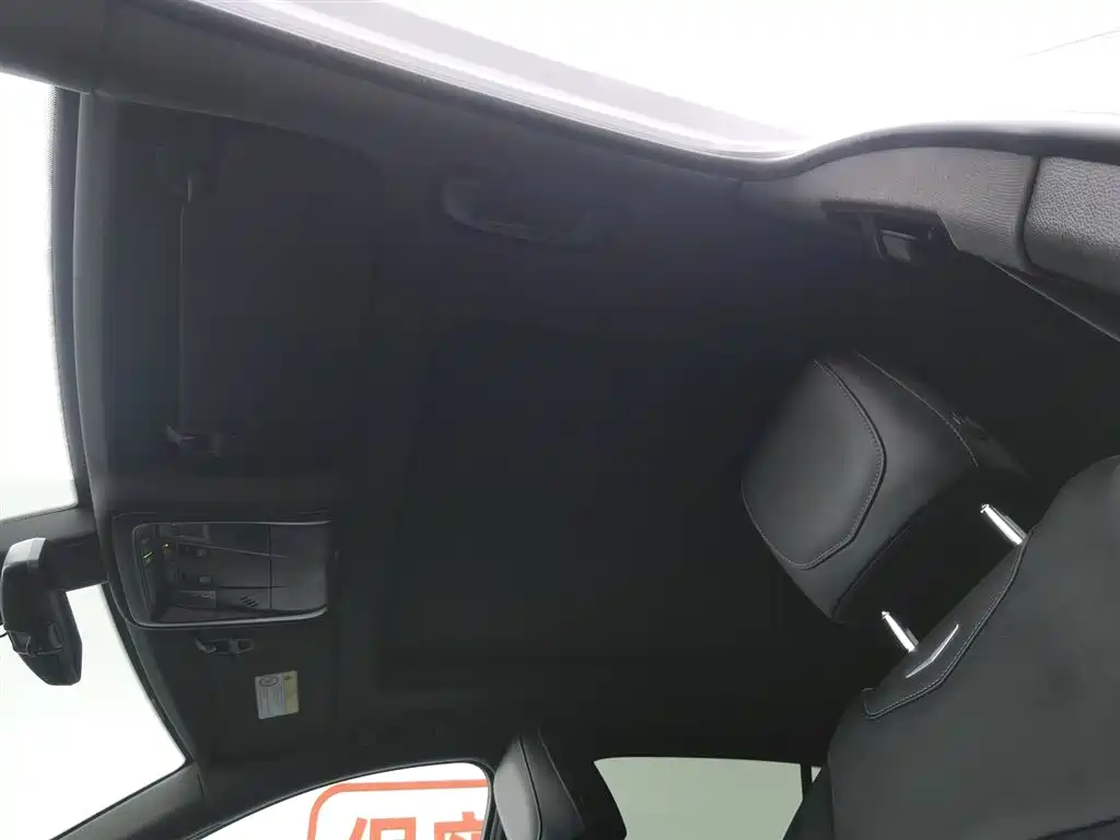 Cadillac XT4 2018 Model 28T 2WD Luxury фото 14