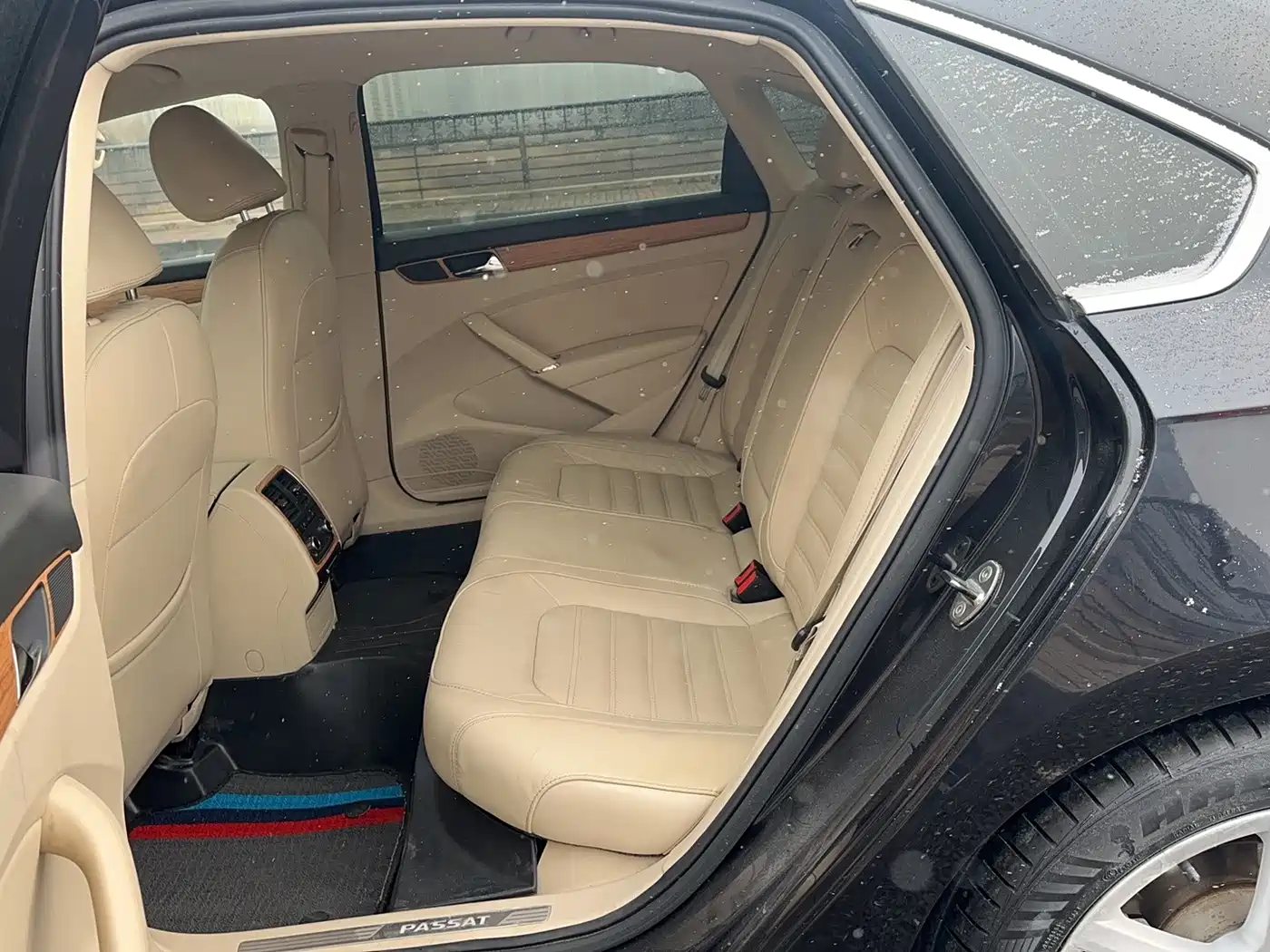 Volkswagen Passat 2014 1.8TSI DSG Executive Edition фото 8