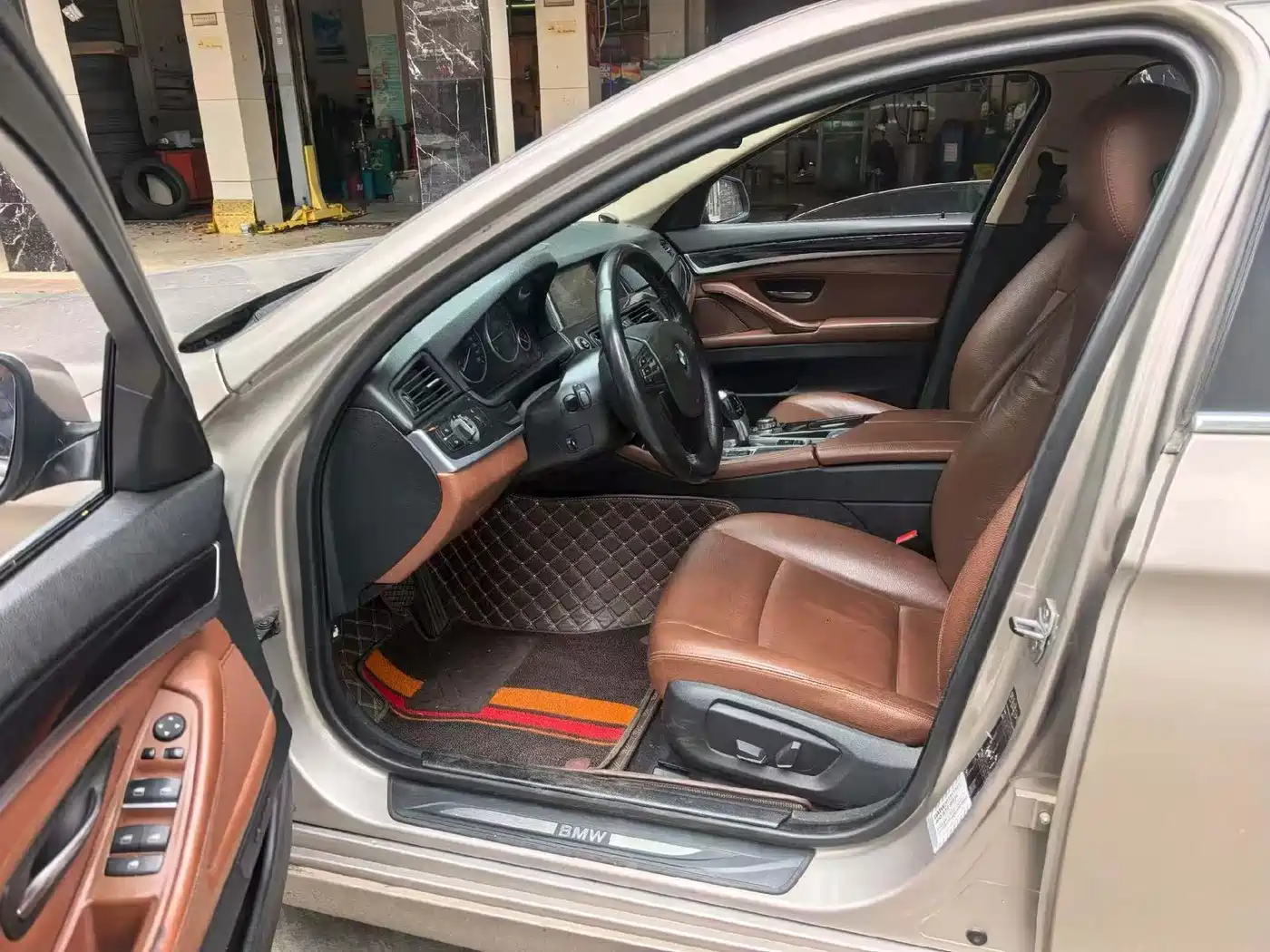 BMW 5 Series 2014 520Li Elegance фото 6
