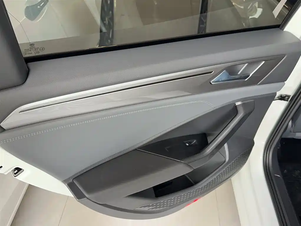 Volkswagen Sagitar 2024 200TSI DSG Flying Edition фото 23