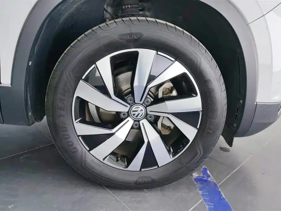 Volkswagen Tayron 2021 330TSI 2WD Luxury Smart Connect Edition фото 6
