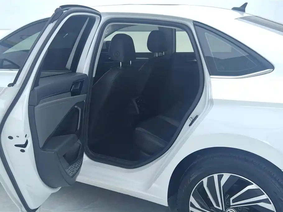 Volkswagen Sagitar 2021 280TSI DSG Surpassing Edition фото 11