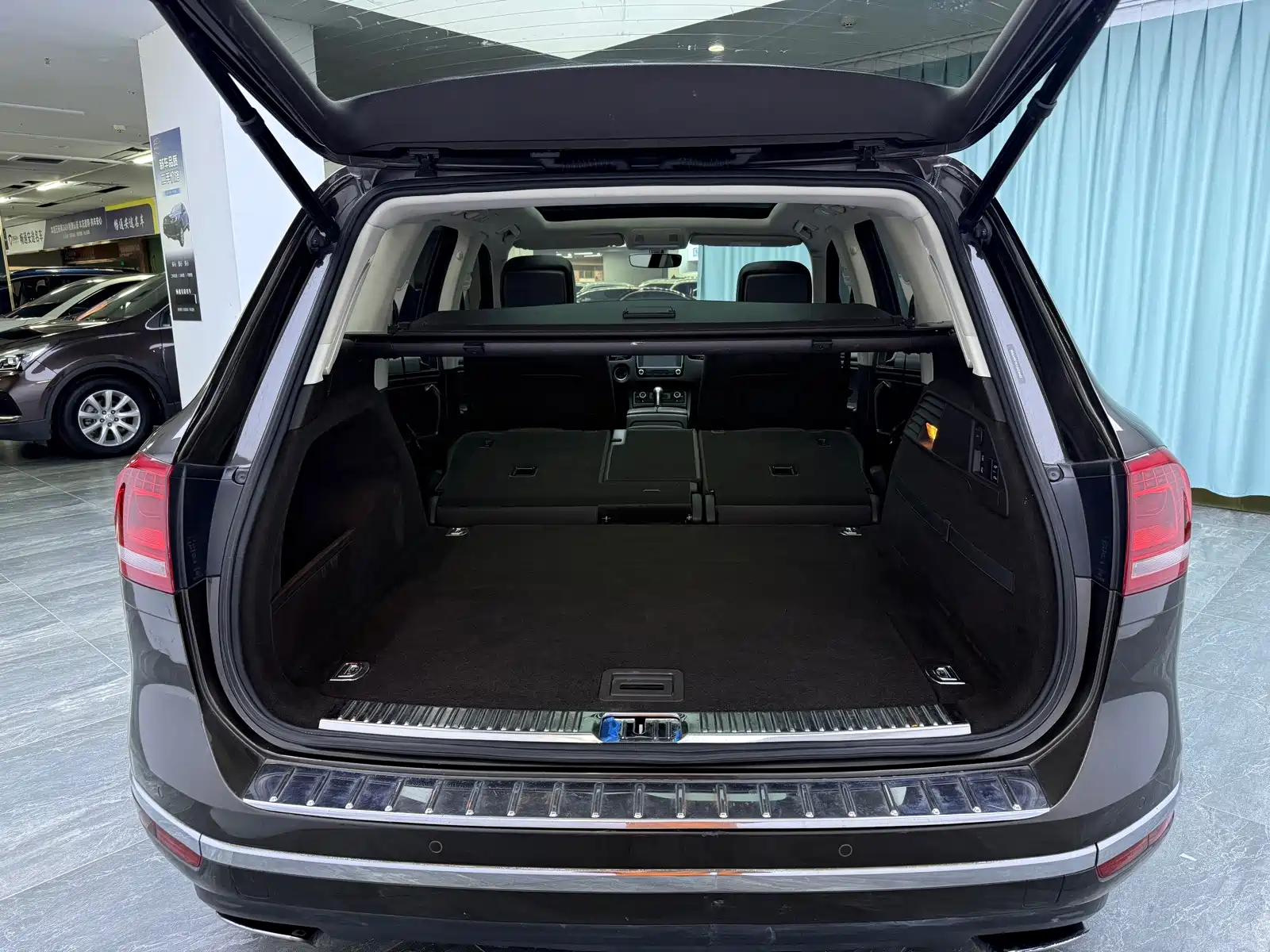 Фото 9 - Volkswagen Touareg