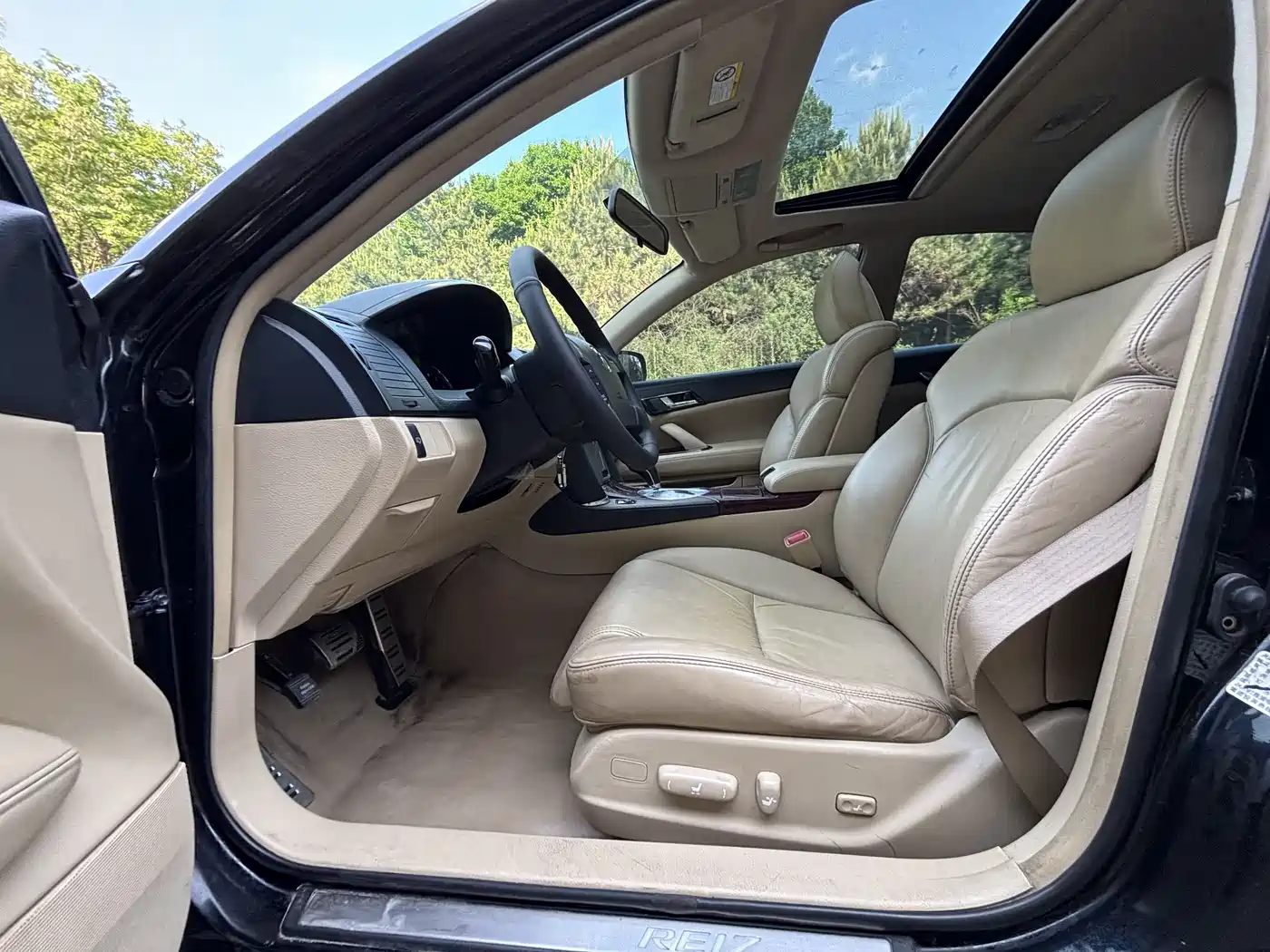 Toyota Reiz 2010 2.5V Style Elite Edition фото 7