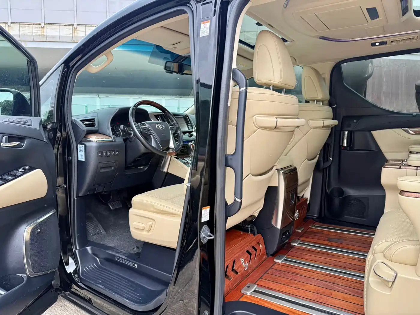 Toyota Alphard 2018 3.5L Premium фото 8