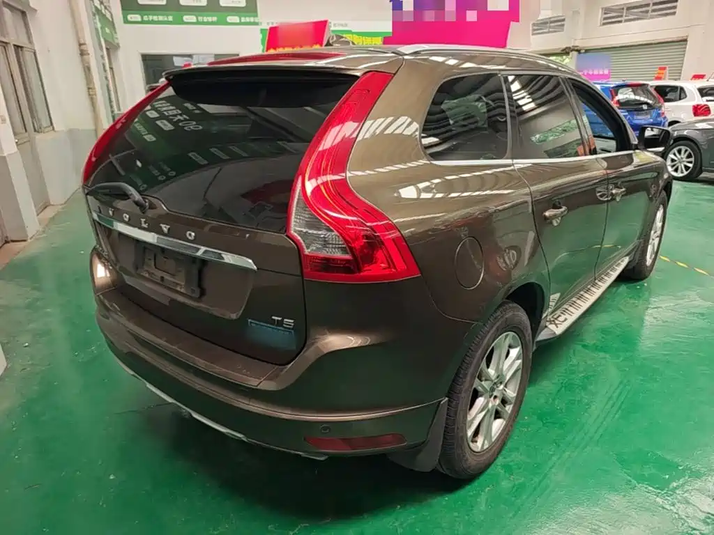 Фото 7 - Volvo XC60