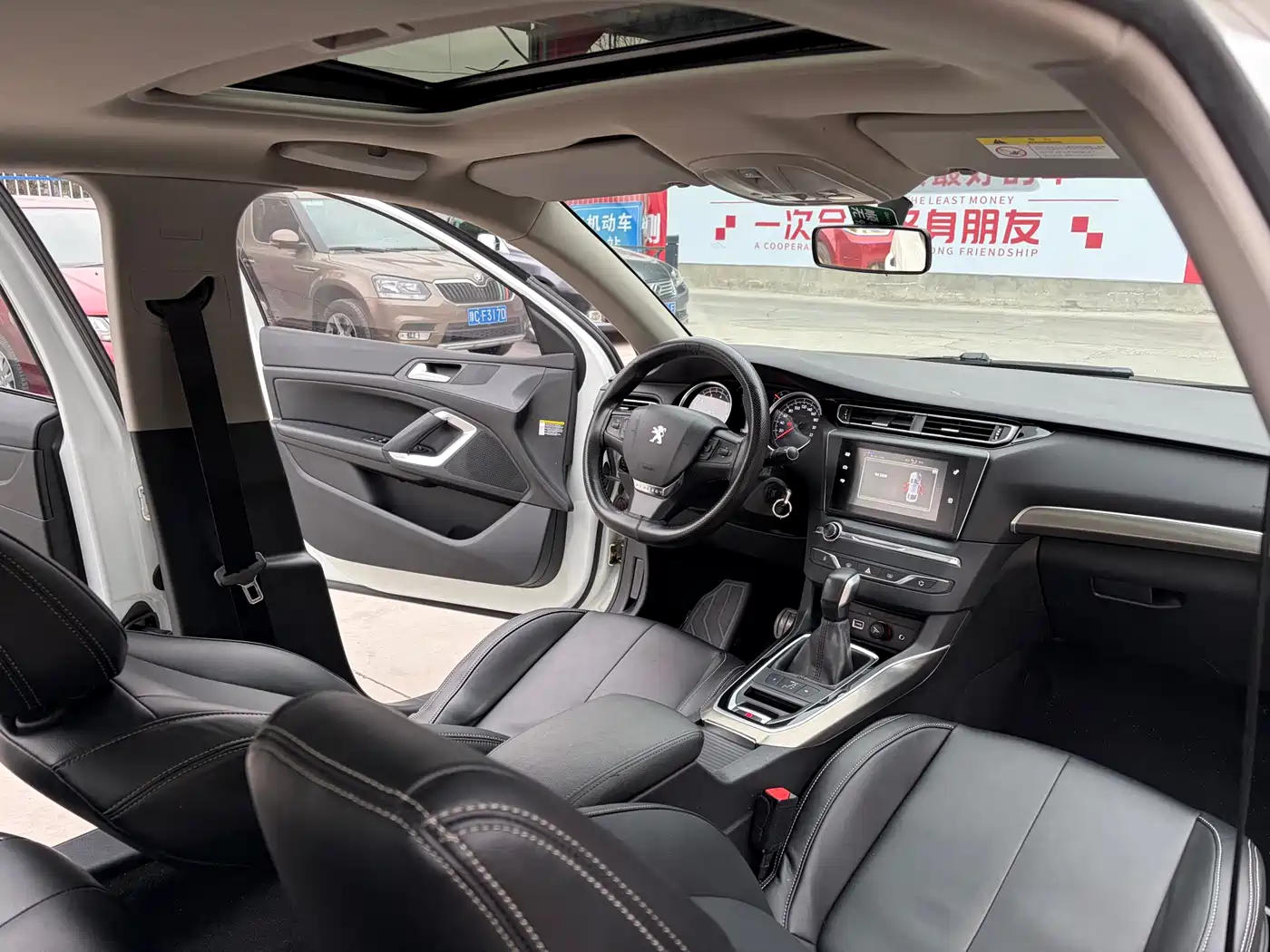 Peugeot 408 2016 1.6T Automatic Luxury Edition фото 8