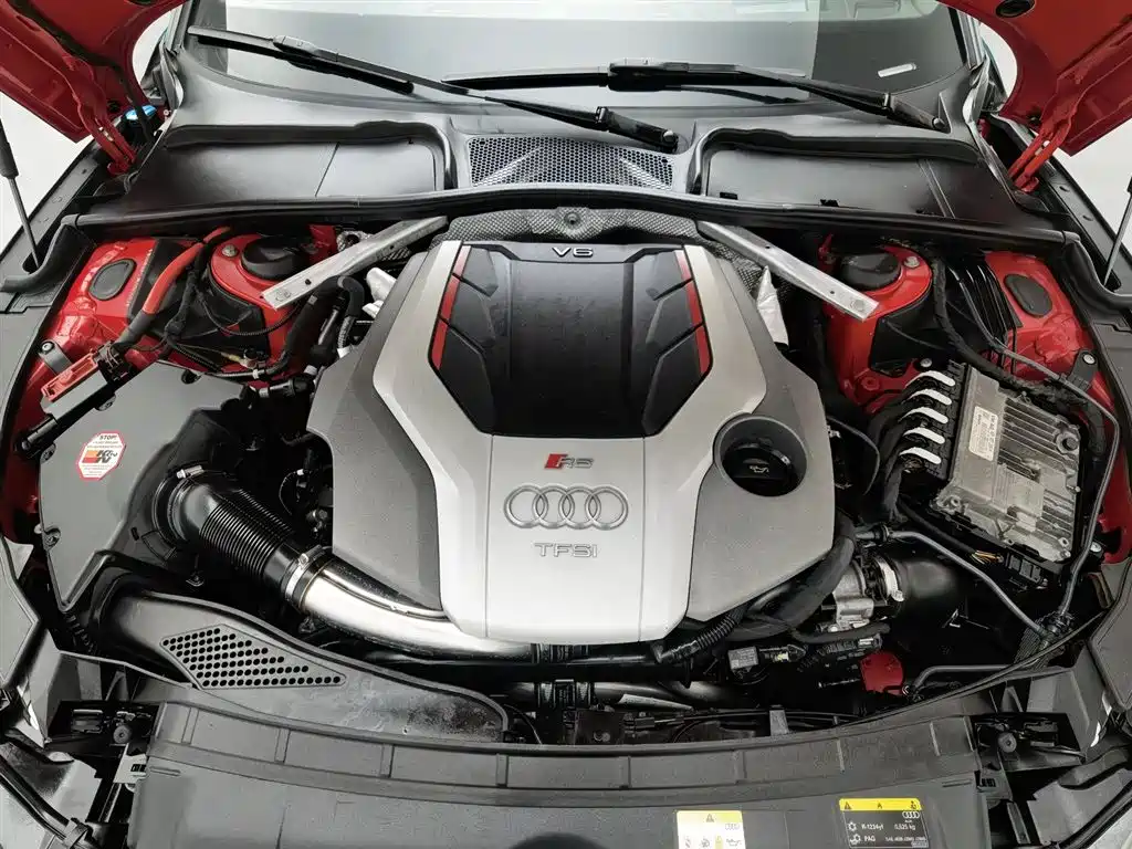 AUDI RS 5