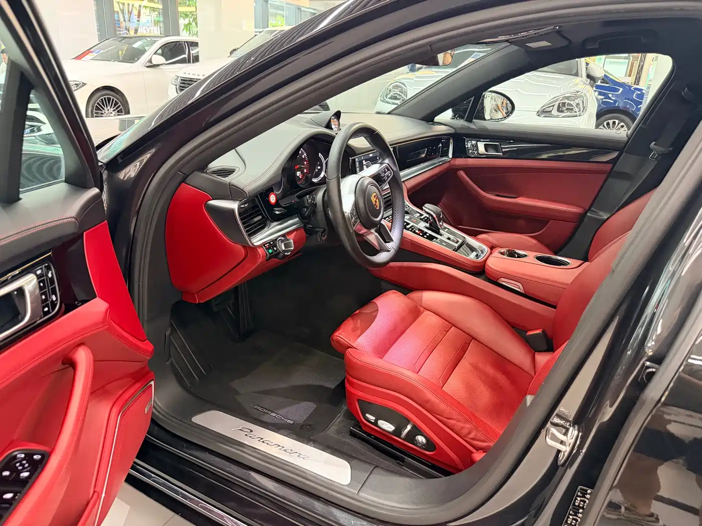 Porsche Panamera 2017 Panamera Executive Long Wheelbase 3.0T фото 4