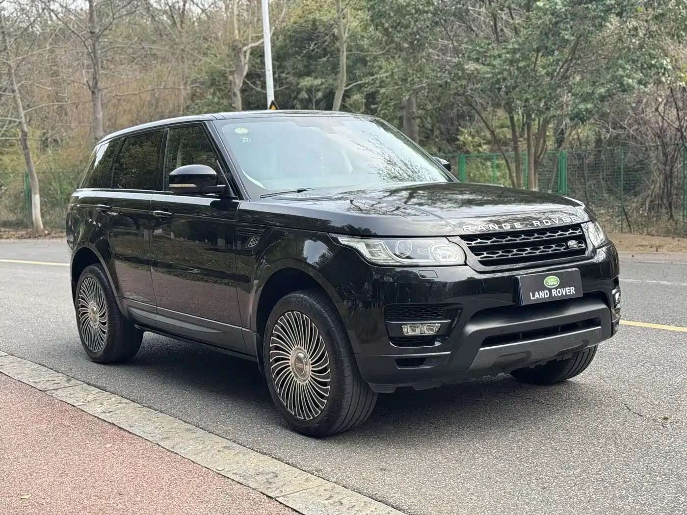 Land Rover Range Rover Sport 2016 Model 3.0 SC V6 HSE DYNAMIC фото 3