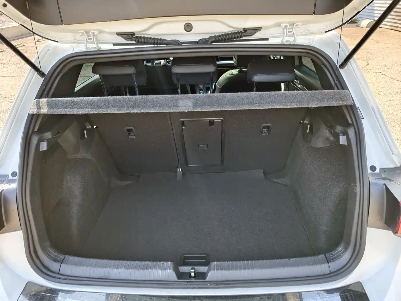 Volkswagen Golf 2023 Model 280TSI DSG R-Line фото 18