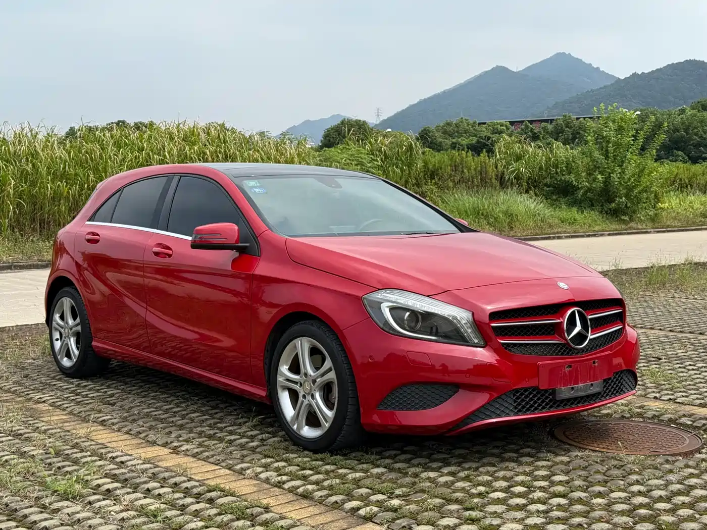 Mercedes-Benz A-Class (Import) 2015 A 180 фото 2
