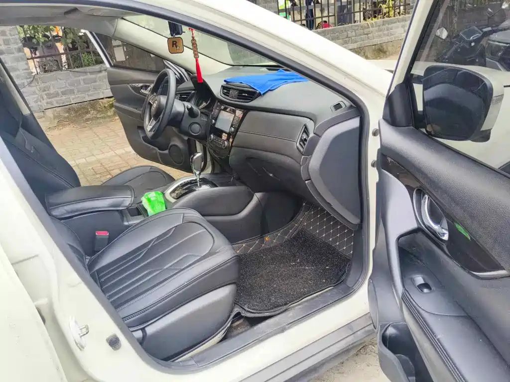 Фото 12 - Nissan X-Trail