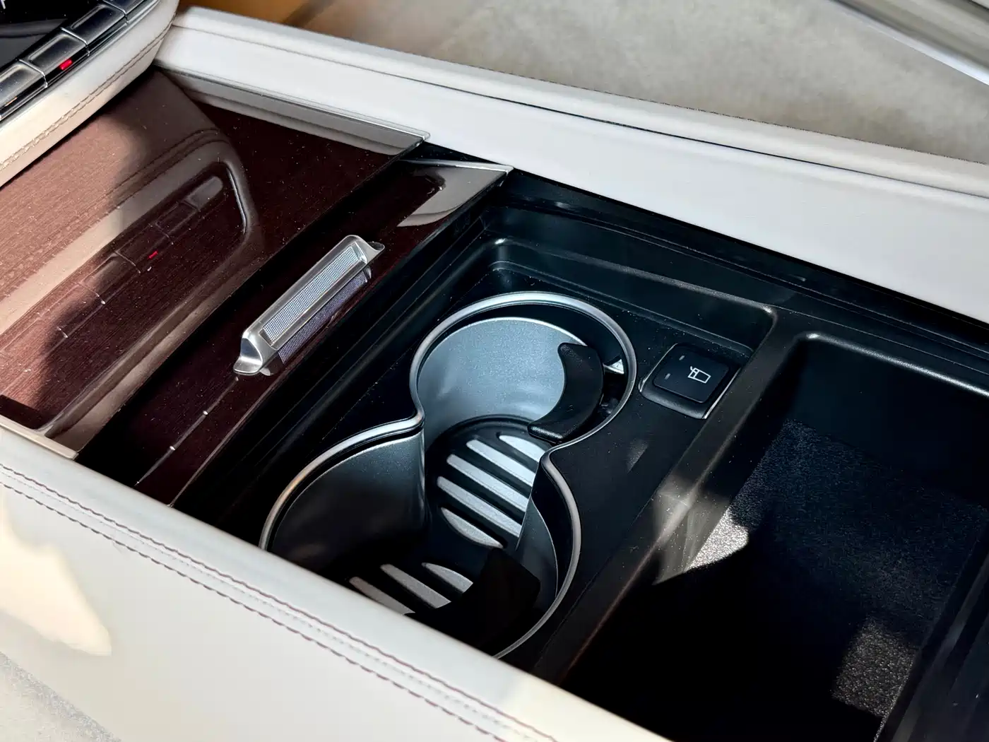 Mercedes-Benz Maybach GLS 2024 GLS 480 4MATIC фото 35