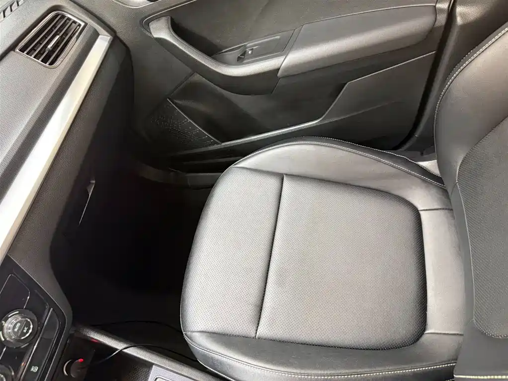 Škoda Kamiq 2022 1.5L Automatic Comfort Edition фото 13