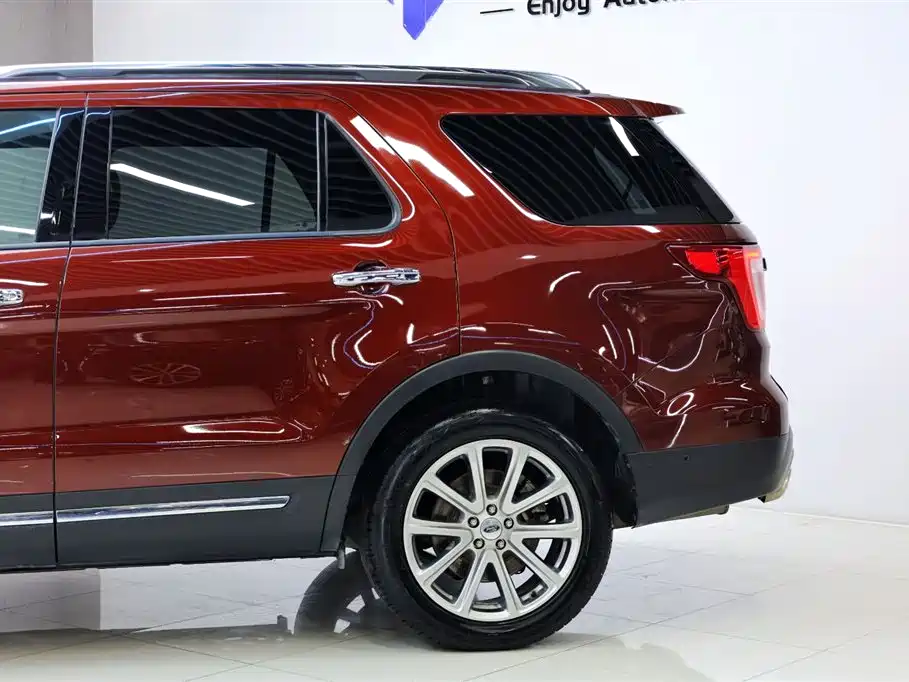 Ford Explorer (Import) 2016 3.5T Platinum Edition фото 4